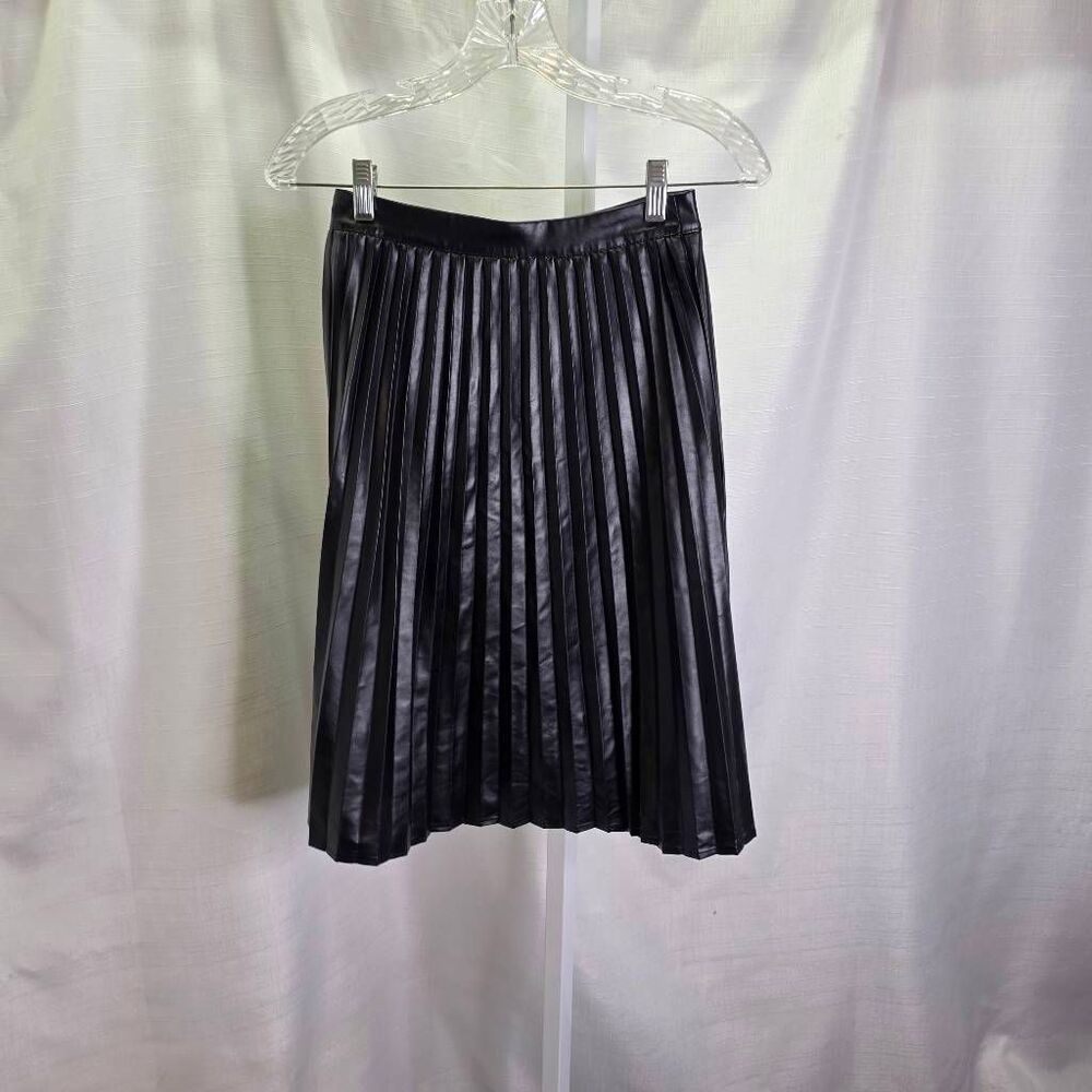 Monteau Los Angeles Black Pleated Faux Leather Midi Skirt Size Small - Picture 8 of 10